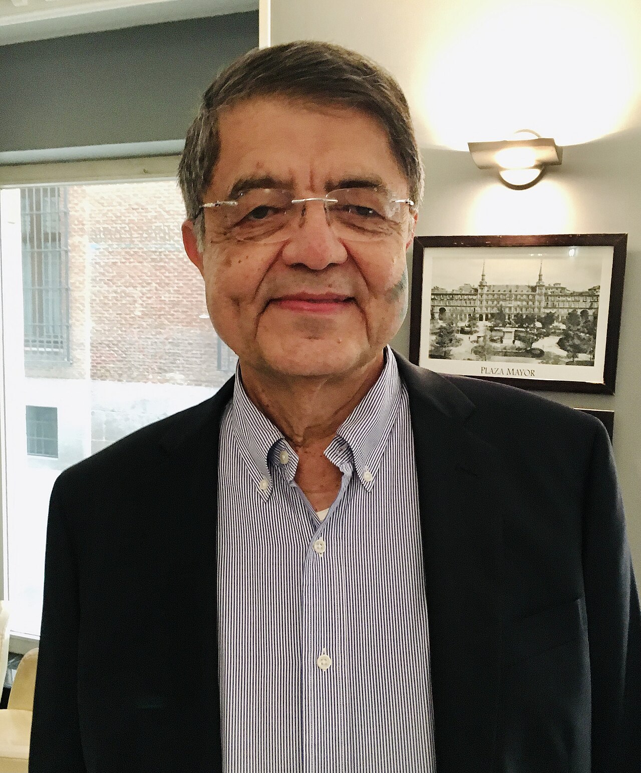 Sergio Ramírez Takes Vargas Llosa's Chair at the Royal Spanish Academy