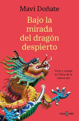 Bajo la mirada del dragón despierto