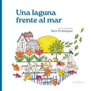 Una laguna frente al mar